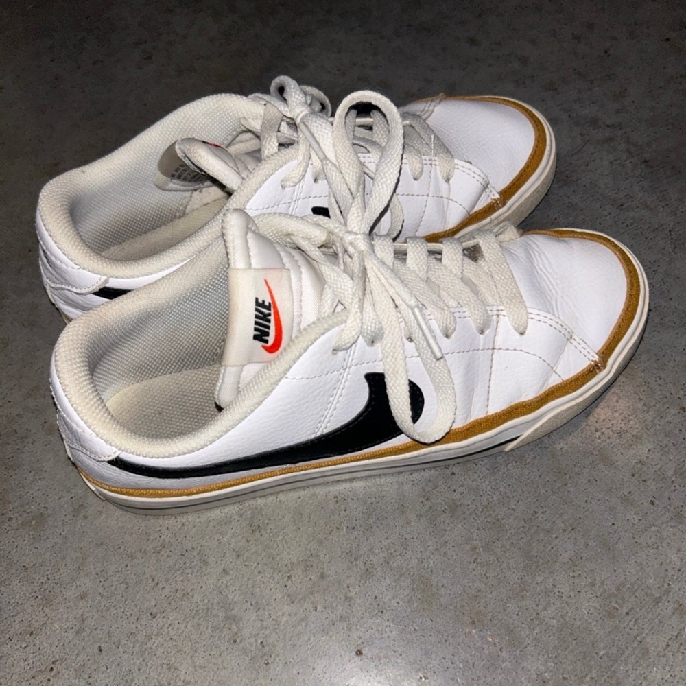 Nike White and Black Sneakers with Tan Trim
